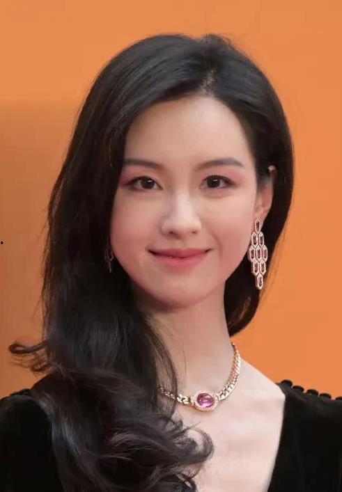 娱乐圈可以近距离吃瓜的明星,近距离品尝的甜蜜与苦涩